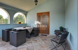 Istria, vicino a Medolino, bellissimo piano terra, a 100 metri dal mare