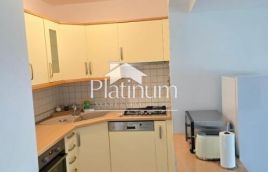 Istra, Banjole, dvosobni apartman s vlastitim bazenom
