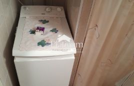 Stinica, etažirani apartman s parkirnim mjestom 
