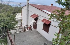 Stinica, etažirani apartman s parkirnim mjestom 