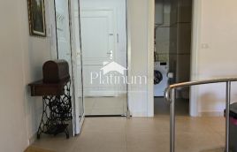 Istra, Banjole, dvosobni apartman s vlastitim bazenom