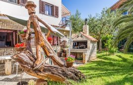 TOP PRILIKA Istra,Premantura, 3 apartmana plus garaža plus okućnica