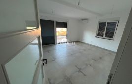 Istra, Banjole, apratman u prizemlju, novogradnja 