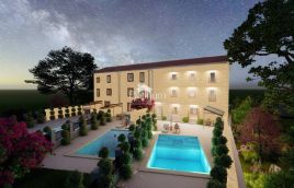 Villa in pietra in costruzione