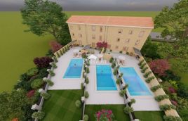 Villa in pietra in costruzione