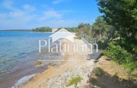 ISTRA PEROJ 500m2 VIKEND PARCELA 30 METARA OD MORA