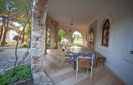 Casa plurifamiliare con ampio giardino