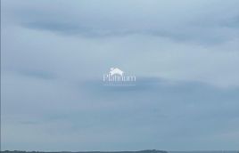 Istria, Pola, appartamento con tre camere da letto e vista mare