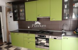 Pula, stanovanje 69 m2, dvigalo