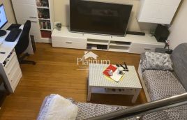 Pula, dvonadstropno stanovanje 100 m2, parkirišče