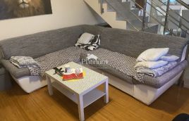 Pula, dvonadstropno stanovanje 100 m2, parkirišče