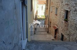 Istria, Pula apartment on the second floor of old Hungarian construction