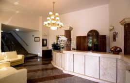 Istra, Krnica, prodaje se ekskluzivan hotel prvi red do mora