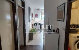 Istra, Pula apartment in a building with two elevators