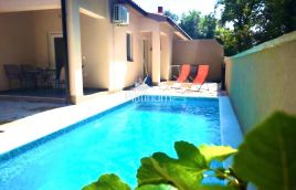 PEROJ ENVIRONMENT BEAUTIFUL DOUBLE HOUSE WITH POOL