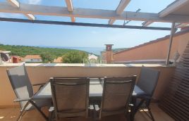 Istria, Duga uvala appartamento recentemente ristrutturato con vista mare