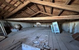 Istra, Krnica, kamena kuća za renoviranje