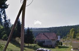 Gorski kotar, Čabar casa in pietra con cortile