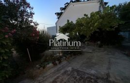 Istra, Pula, samostojna hiša v centru mesta z zazidljivim zemljiščem