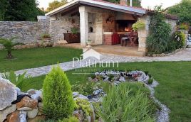 Istria, bella casa rustica con piscina