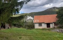 Otočac, house with land for sale